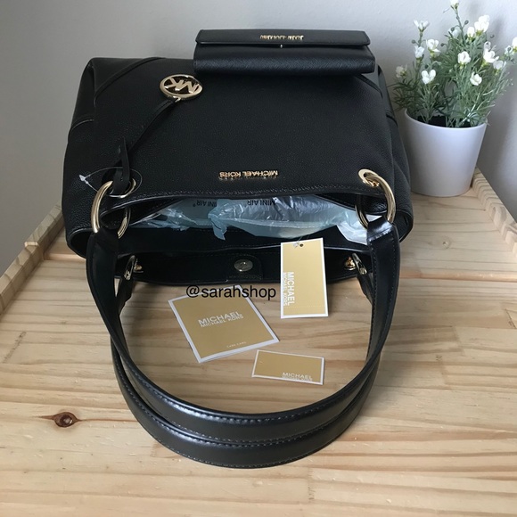 🌼Michael Kors Purse Set - Picture 4 of 16